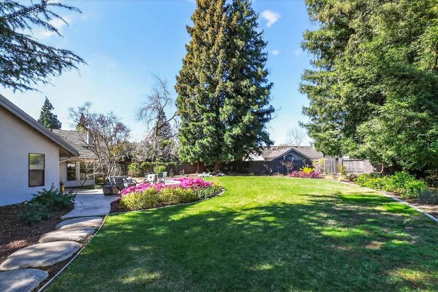 11637 Red Gulch Ct, Gold River, CA 95670