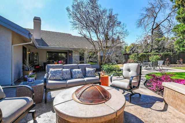 11637 Red Gulch Ct, Gold River, CA 95670