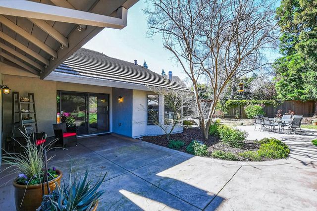 11637 Red Gulch Ct, Gold River, CA 95670