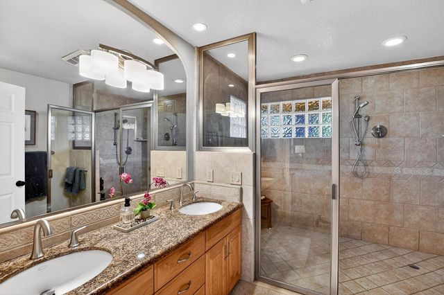 11637 Red Gulch Ct, Gold River, CA 95670