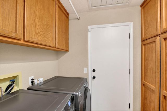 11637 Red Gulch Ct, Gold River, CA 95670