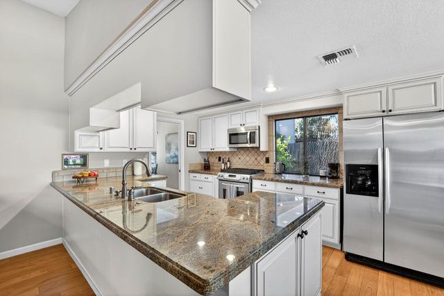 11637 Red Gulch Ct, Gold River, CA 95670