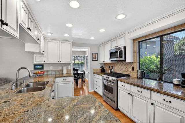 11637 Red Gulch Ct, Gold River, CA 95670