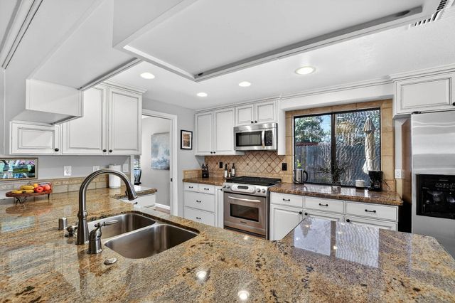 11637 Red Gulch Ct, Gold River, CA 95670