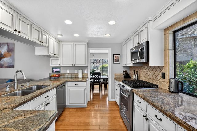 11637 Red Gulch Ct, Gold River, CA 95670