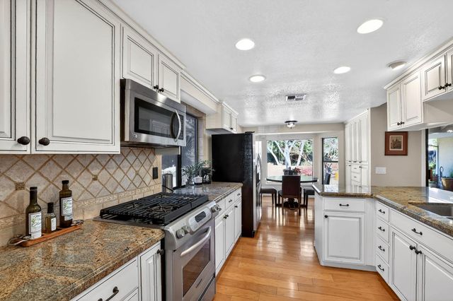 11637 Red Gulch Ct, Gold River, CA 95670