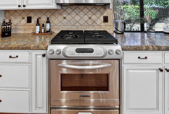 11637 Red Gulch Ct, Gold River, CA 95670