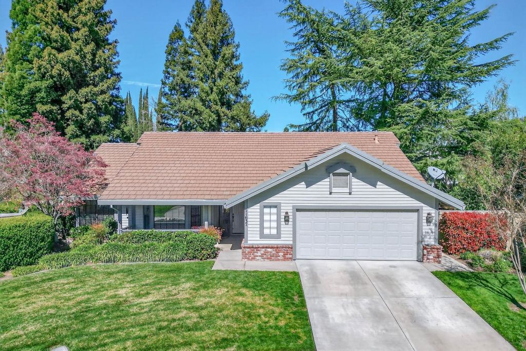 11637 Red Gulch Ct, Gold River, CA 95670