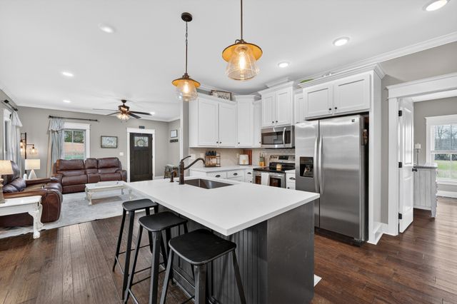 39 Boning Rd, Fayetteville, TN 37334