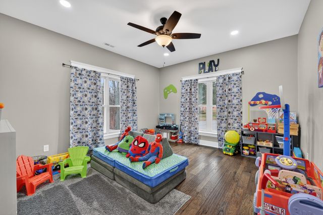 39 Boning Rd, Fayetteville, TN 37334