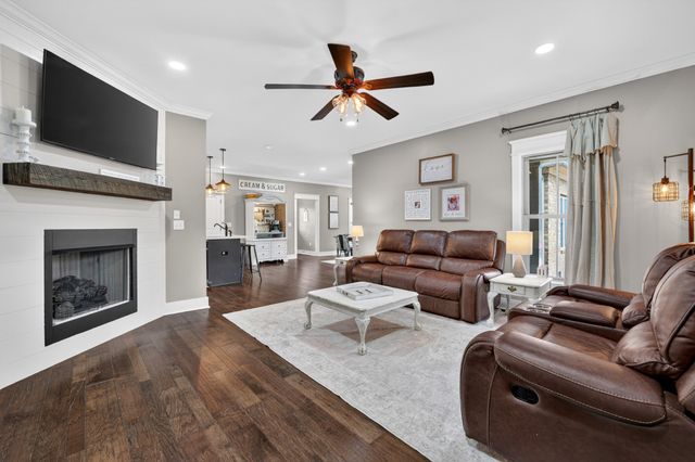 39 Boning Rd, Fayetteville, TN 37334