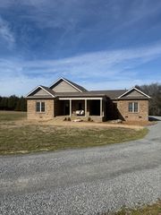 39 Boning Rd, Fayetteville, TN 37334