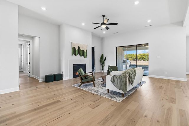 640 Prairie Clover DR, Dripping Springs, TX 78620