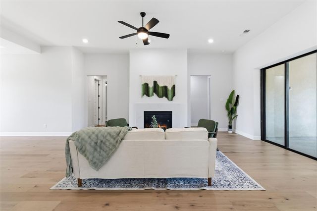 640 Prairie Clover DR, Dripping Springs, TX 78620