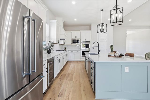 640 Prairie Clover DR, Dripping Springs, TX 78620