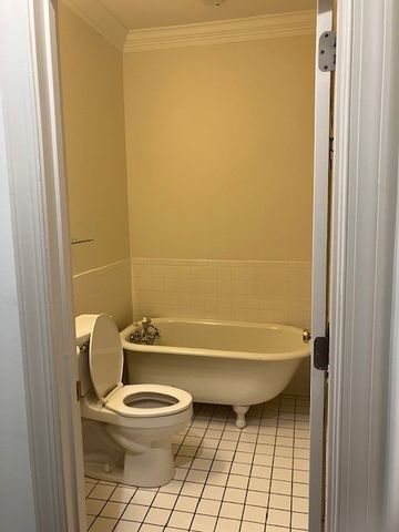 228 4th Ave N Apt 7, Franklin, TN 37064
