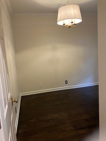 228 4th Ave N Apt 7, Franklin, TN 37064
