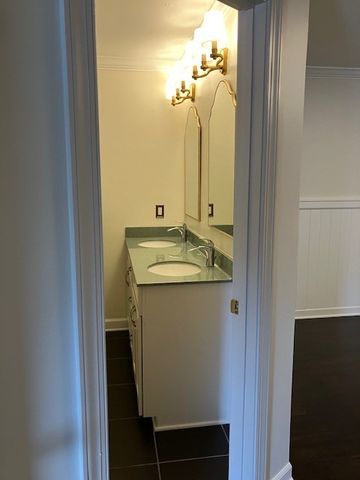 228 4th Ave N Apt 7, Franklin, TN 37064