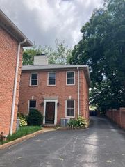 228 4th Ave N Apt 7, Franklin, TN 37064