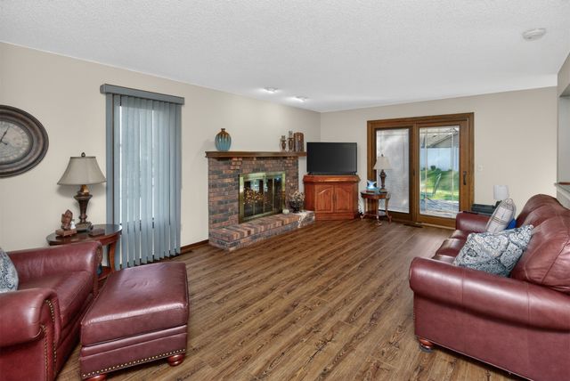 3309 Eula Drive, Urbandale, IA 50322