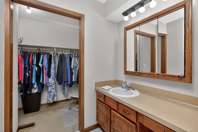 3309 Eula Drive, Urbandale, IA 50322