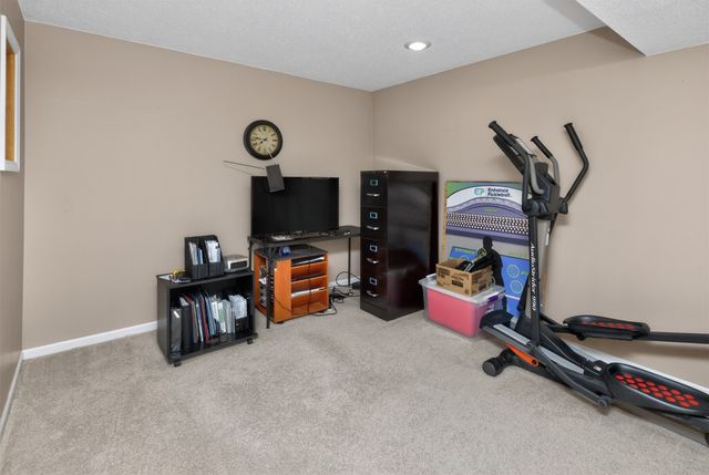 3309 Eula Drive, Urbandale, IA 50322