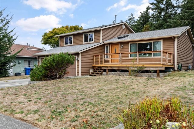 1864 NE 11th Avenue, Oak Harbor, WA 98277