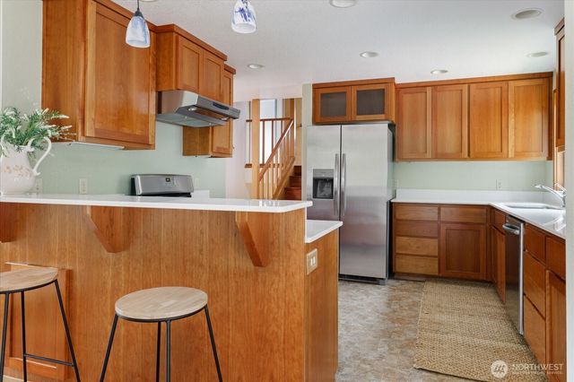 1864 NE 11th Avenue, Oak Harbor, WA 98277