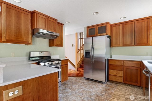 1864 NE 11th Avenue, Oak Harbor, WA 98277