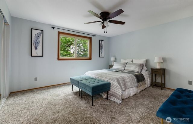 1864 NE 11th Avenue, Oak Harbor, WA 98277