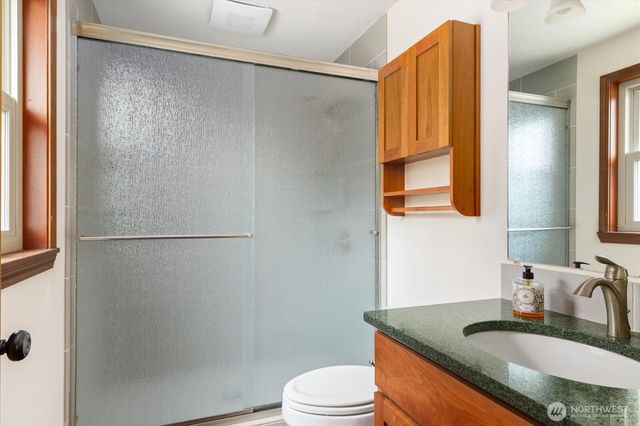 1864 NE 11th Avenue, Oak Harbor, WA 98277