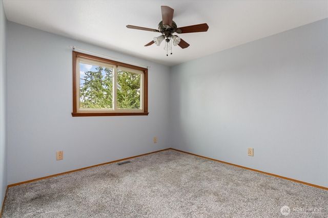 1864 NE 11th Avenue, Oak Harbor, WA 98277