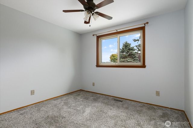 1864 NE 11th Avenue, Oak Harbor, WA 98277