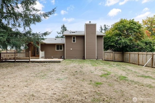 1864 NE 11th Avenue, Oak Harbor, WA 98277