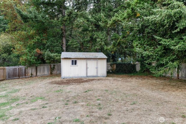 1864 NE 11th Avenue, Oak Harbor, WA 98277