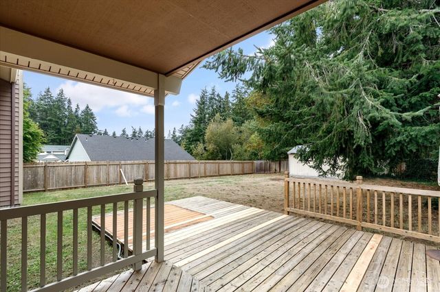 1864 NE 11th Avenue, Oak Harbor, WA 98277