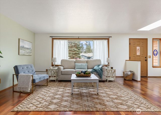 1864 NE 11th Avenue, Oak Harbor, WA 98277