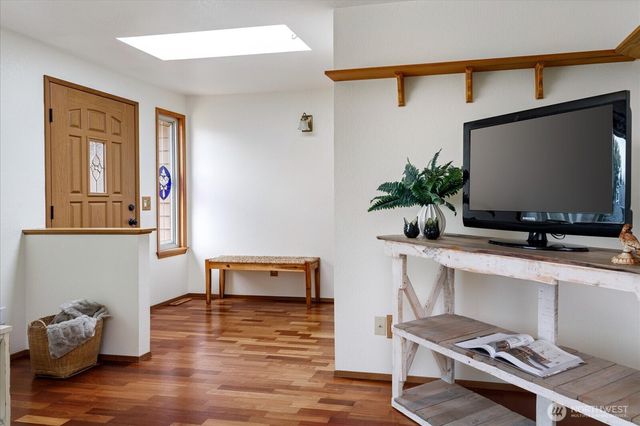 1864 NE 11th Avenue, Oak Harbor, WA 98277