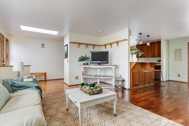 1864 NE 11th Avenue, Oak Harbor, WA 98277