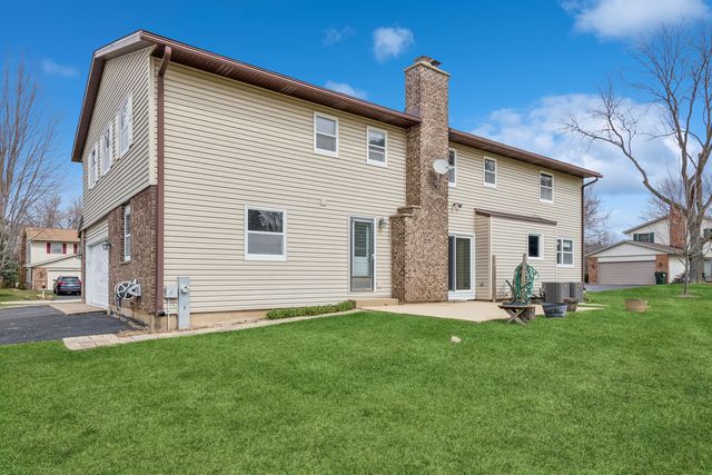 5017 Kenneth Drive, Crystal Lake, IL 60014