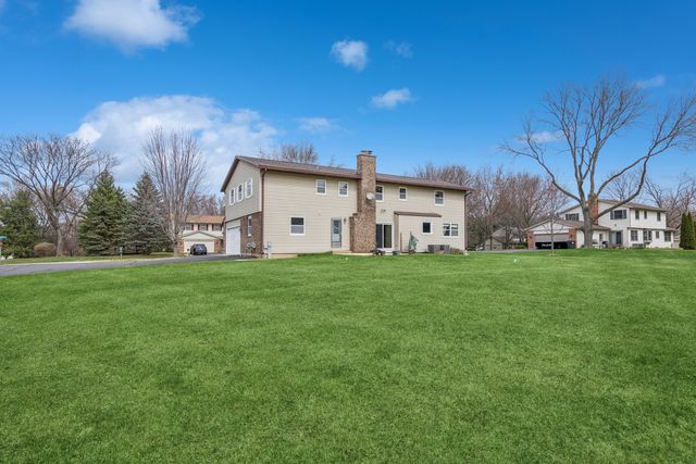 5017 Kenneth Drive, Crystal Lake, IL 60014