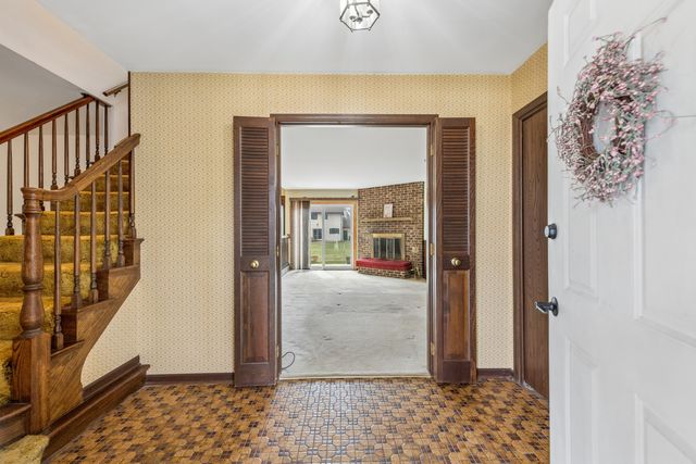 5017 Kenneth Drive, Crystal Lake, IL 60014