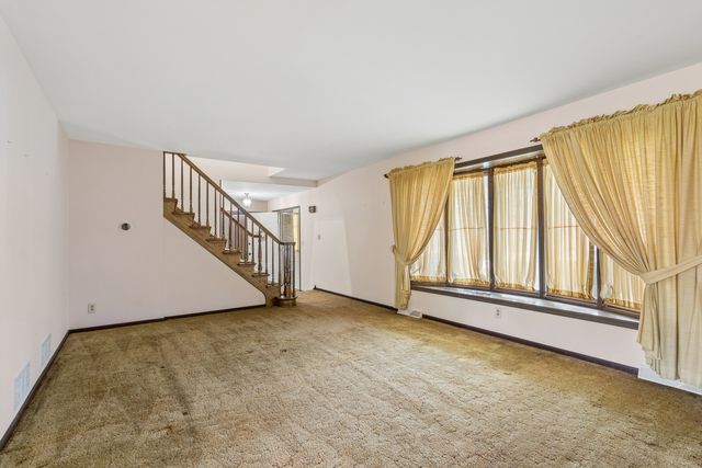 5017 Kenneth Drive, Crystal Lake, IL 60014