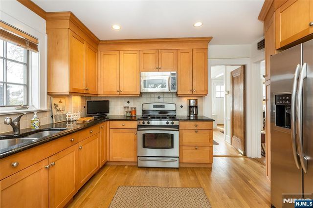 17 Mendl Terrace, Montclair, NJ 07042