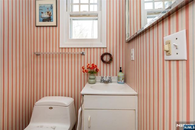 17 Mendl Terrace, Montclair, NJ 07042