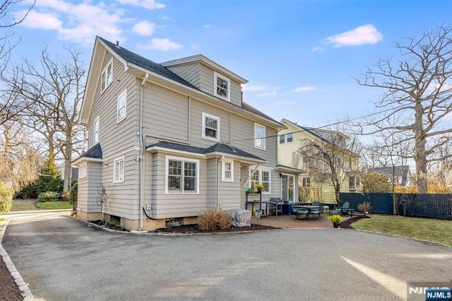 17 Mendl Terrace, Montclair, NJ 07042