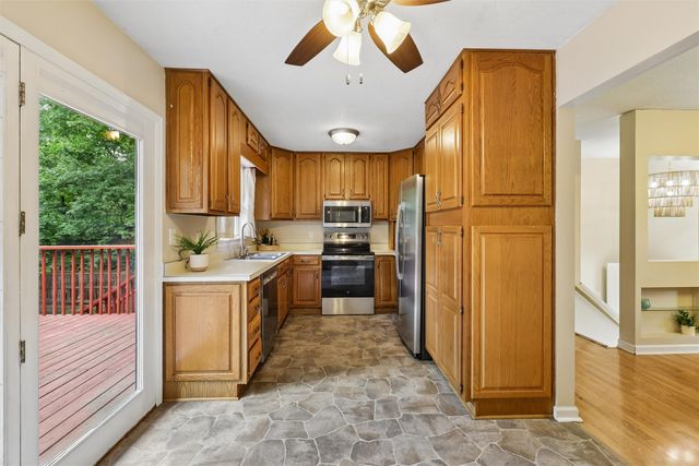 308 SE Trail Ridge Road, Grimes, IA 50111
