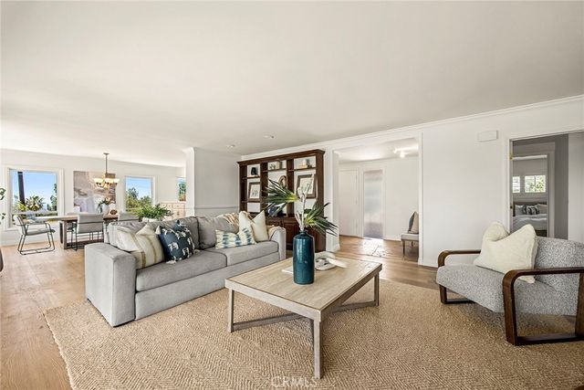 10311 Ladera Senda, North Tustin, CA 92705