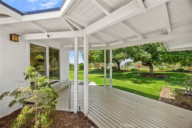 10311 Ladera Senda, North Tustin, CA 92705