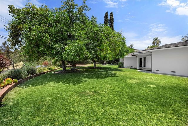 10311 Ladera Senda, North Tustin, CA 92705